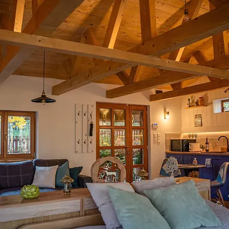 Toelgyudvar Vendeghaz Villa *